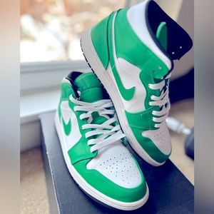 Lucky green black and white Air Jordan 1 Mid